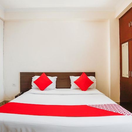 Hotel O Av Residency Near Botanic Garden Of Indian Republic Noida Buitenkant foto
