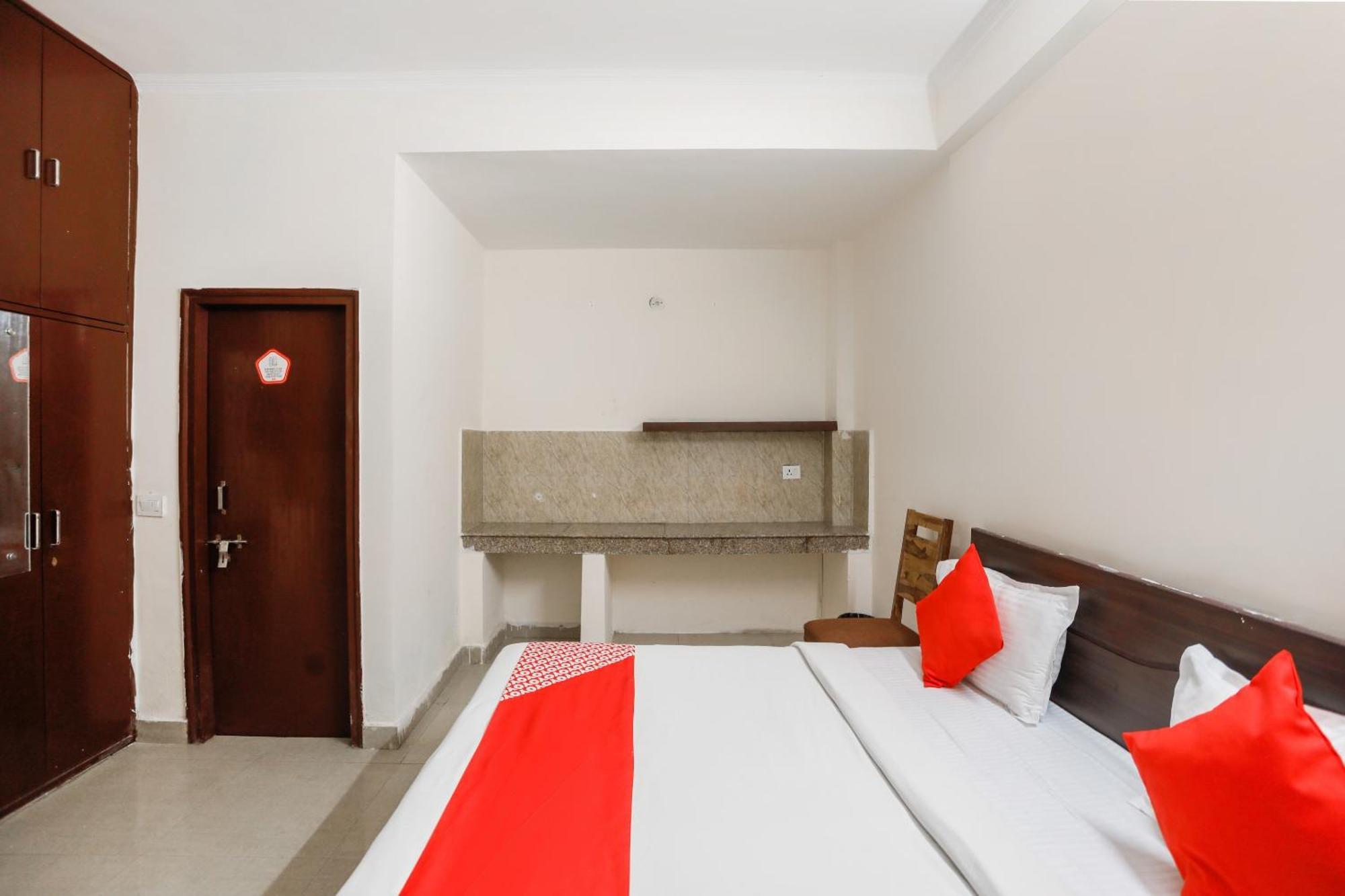 Hotel O Av Residency Near Botanic Garden Of Indian Republic Noida Buitenkant foto