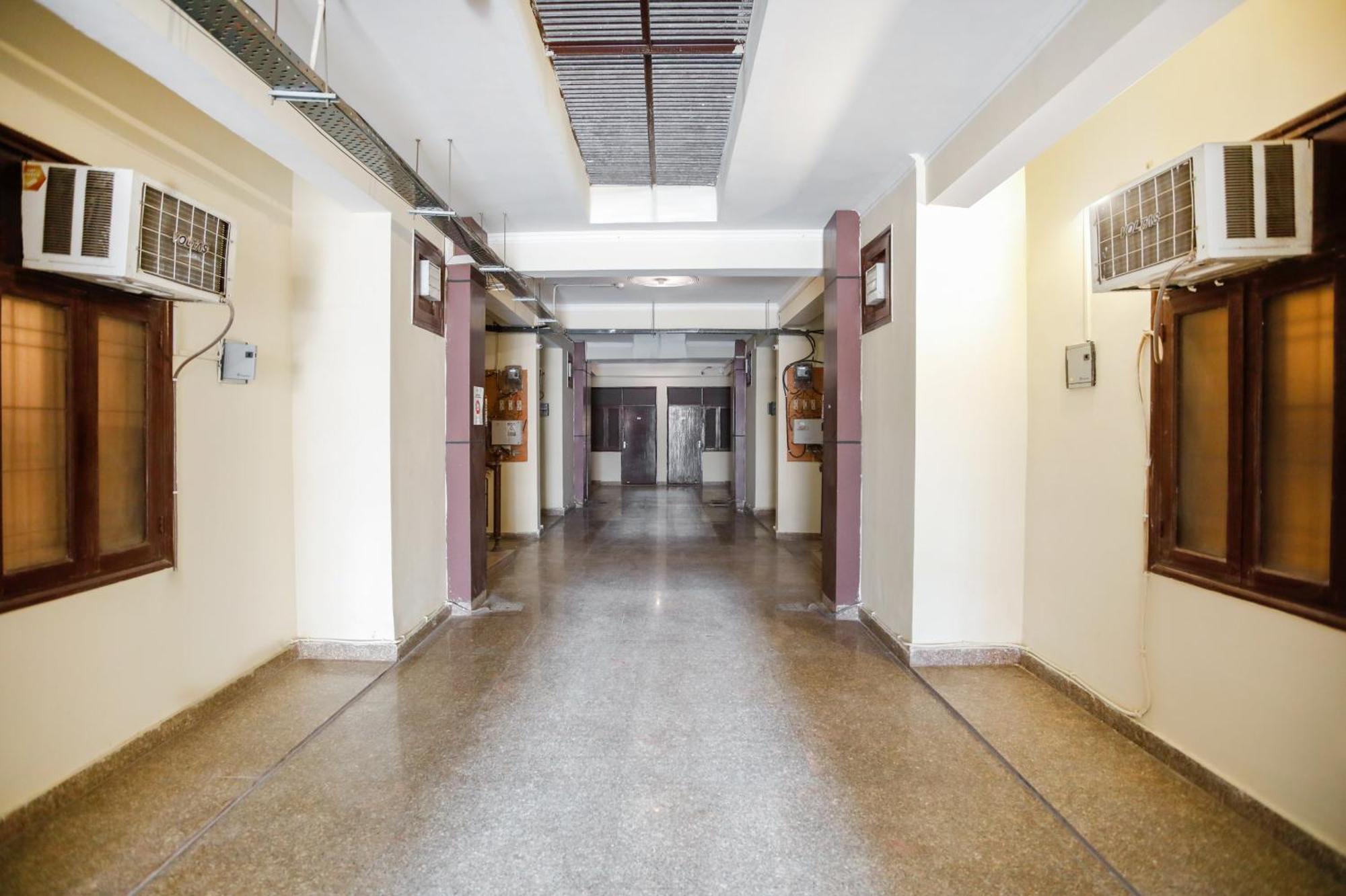 Hotel O Av Residency Near Botanic Garden Of Indian Republic Noida Buitenkant foto