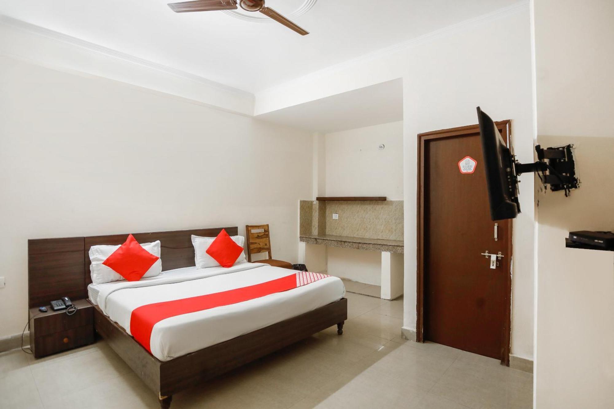 Hotel O Av Residency Near Botanic Garden Of Indian Republic Noida Buitenkant foto