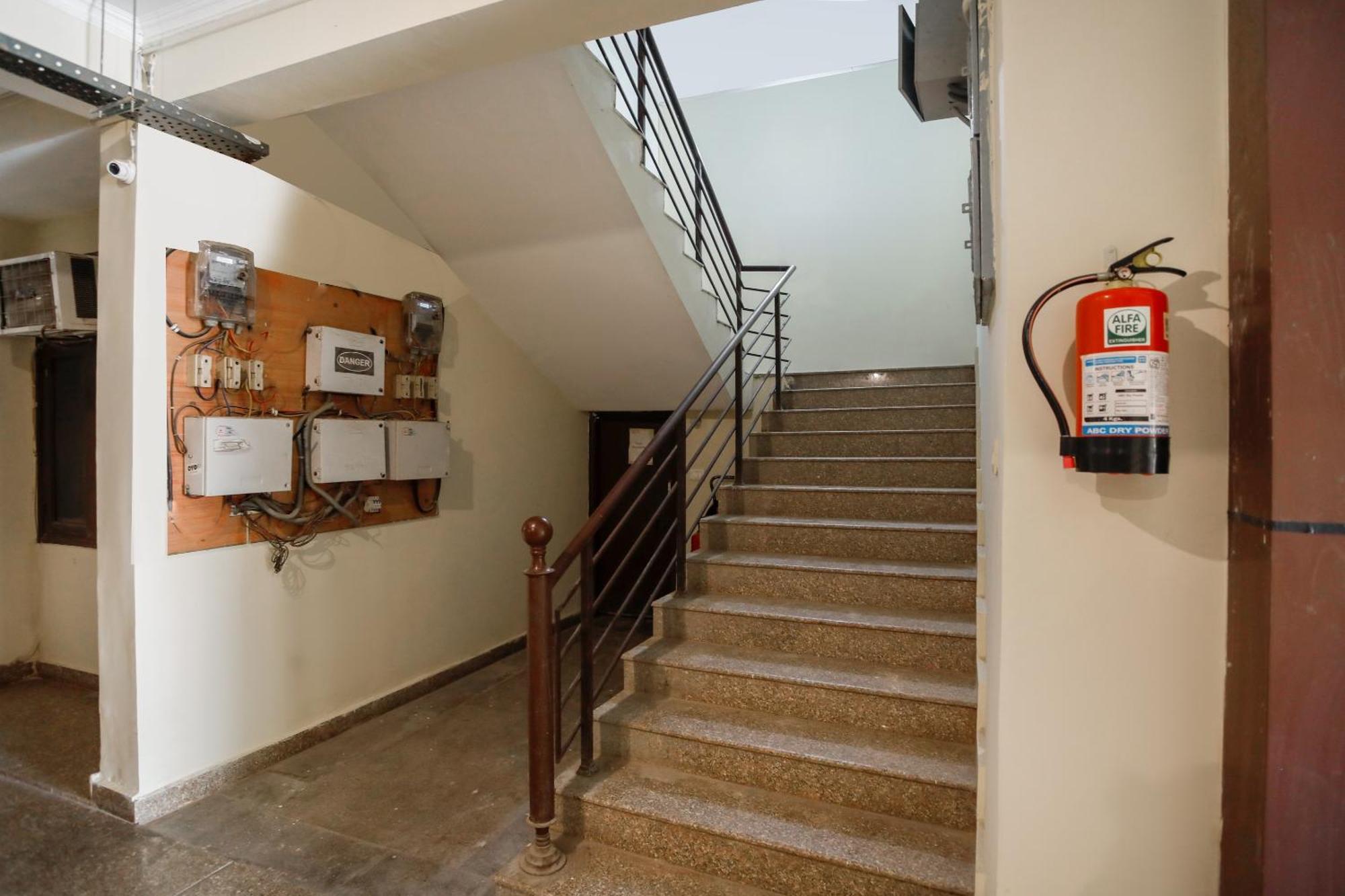 Hotel O Av Residency Near Botanic Garden Of Indian Republic Noida Buitenkant foto