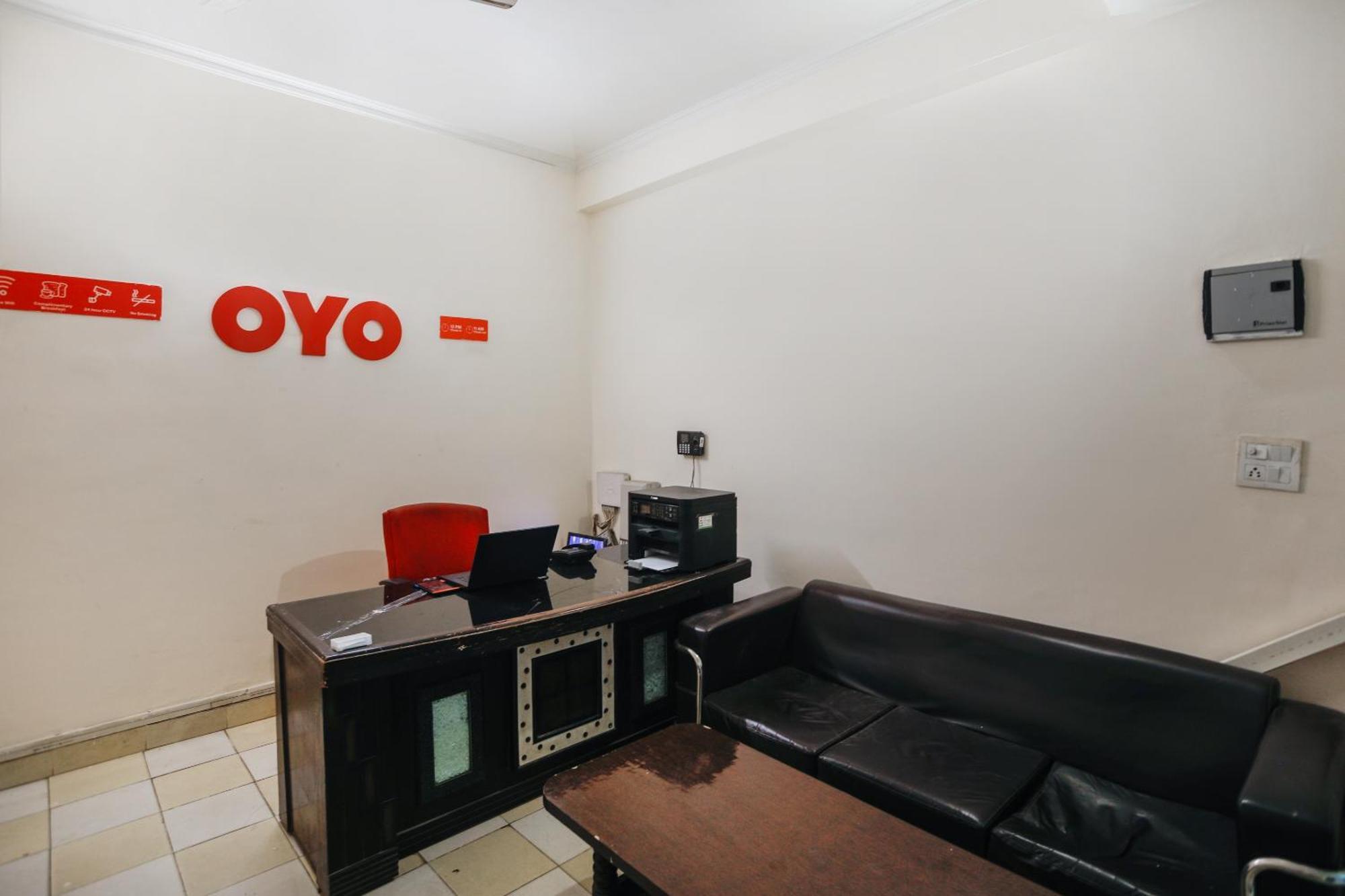 Hotel O Av Residency Near Botanic Garden Of Indian Republic Noida Buitenkant foto